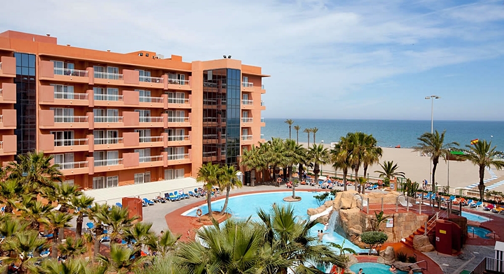 viajes-monoparentales-con-niños-playaluna-hotel